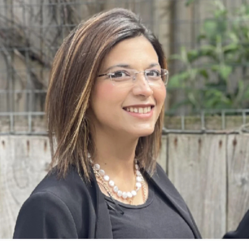Dr. Neda Feroze